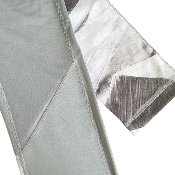 Zella Nordstrom Activewear Light Gray Abstract Print Mesh Leggings Size XL - Picture 8 of 13